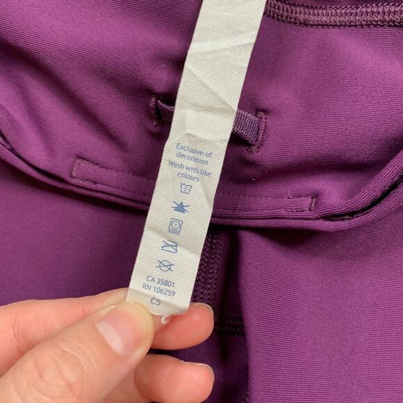 Lululemon Leggings Womens 10 Grape Stuff Stretch Scalloped Hem Pockets Low Rise - Picture 8 of 15